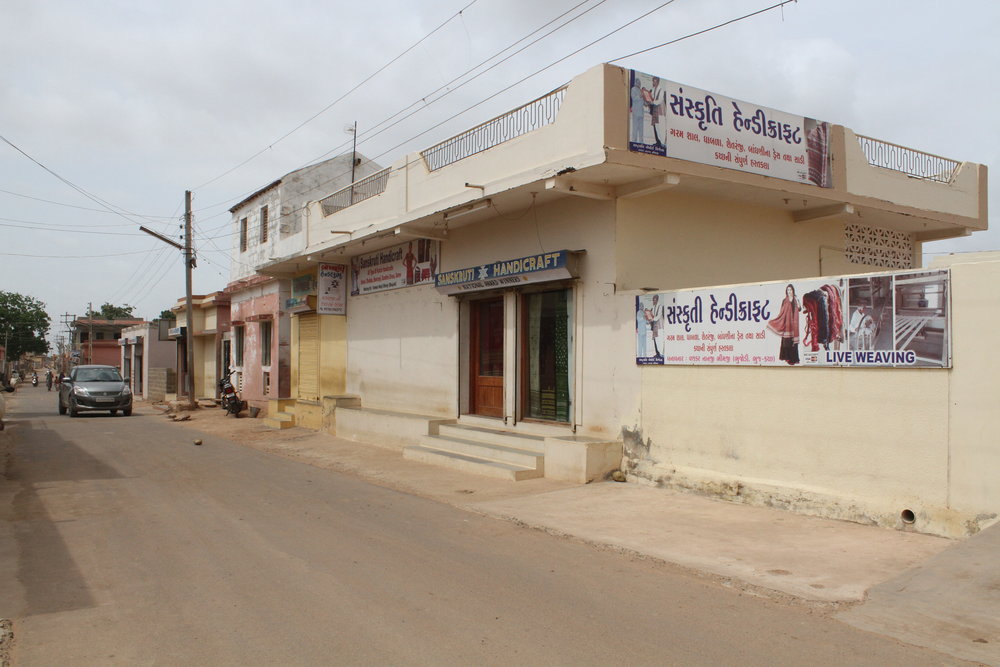  A main street in Bhujodi, a major textile center in the&nbsp;Kutch&nbsp;District of Gujarat,&nbsp;India. Photo: Ruth Clifford  
