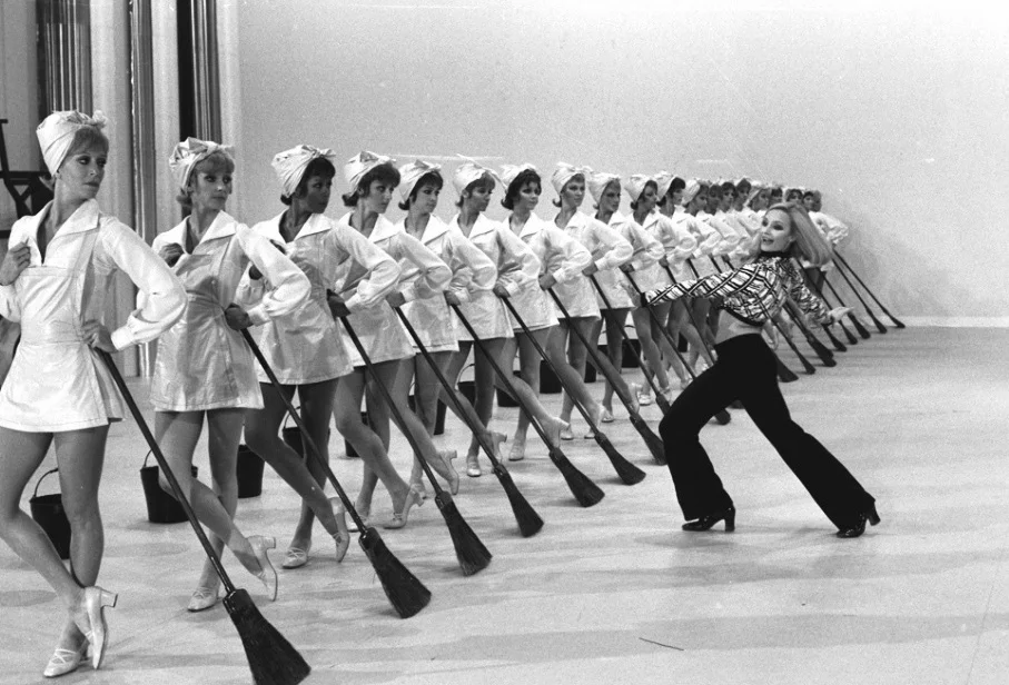  Raffaella Carrà on  Canzonissima  an Italian musical variety show broadcast by RAI 1. Image courtesy of Rai Teche. 