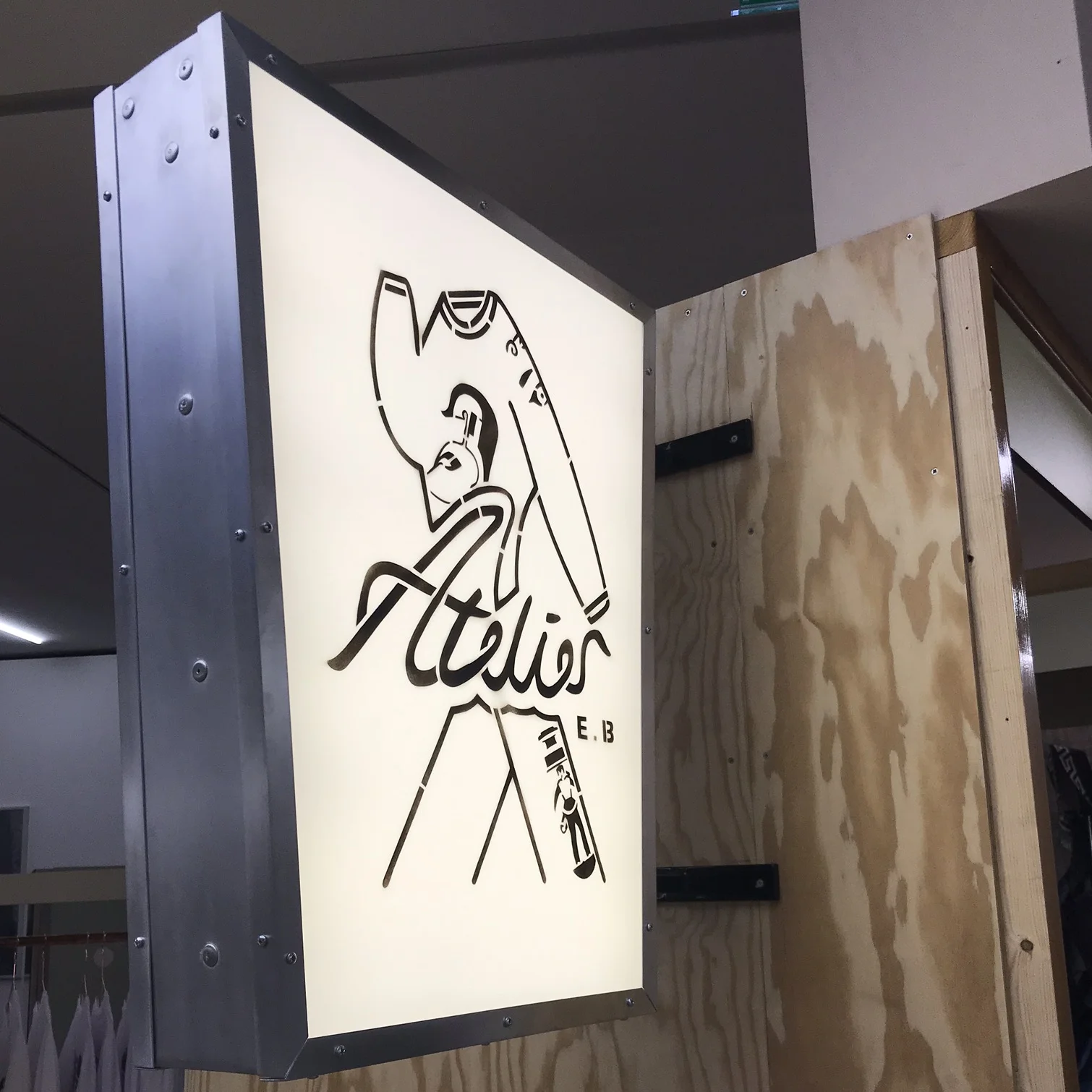 Review: Atelier E. B.: Passer-By