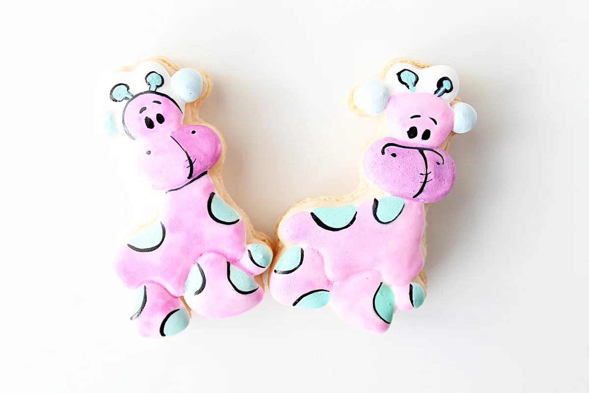 giraffe macarons.jpg