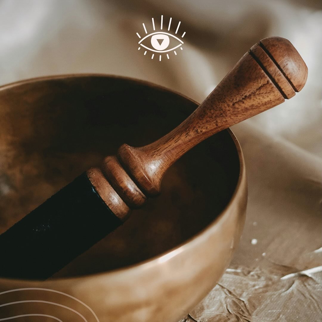 Reminder about Resonate - Restorative Yoga and Sound Immersion Event!
Sunday 10 Nov 2-4p @ouryogaspacesydney Mosman
Sound will be offered by the talented @dandelionreiki_australia 
.
Link to book in bio or DM me
.
Enjoy 2 hours of deep rest and embod