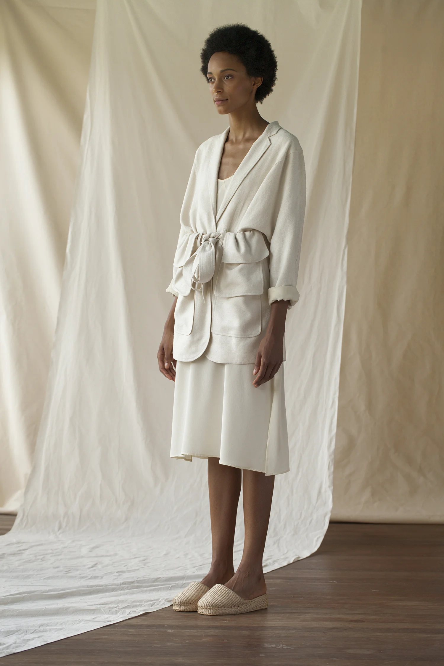 HOUSEDRESS_S17_Double_Pocket_Slit_Back_Blazer_3.jpg
