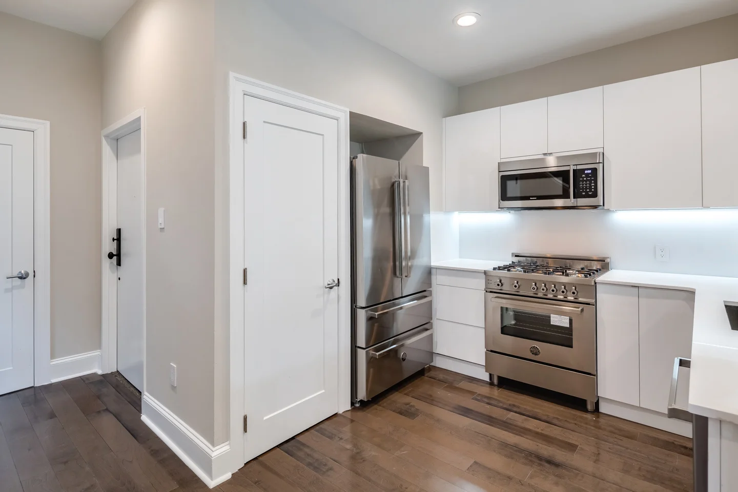 909-910 Spruce Street Unit 9 & 11-MLS-18.jpg