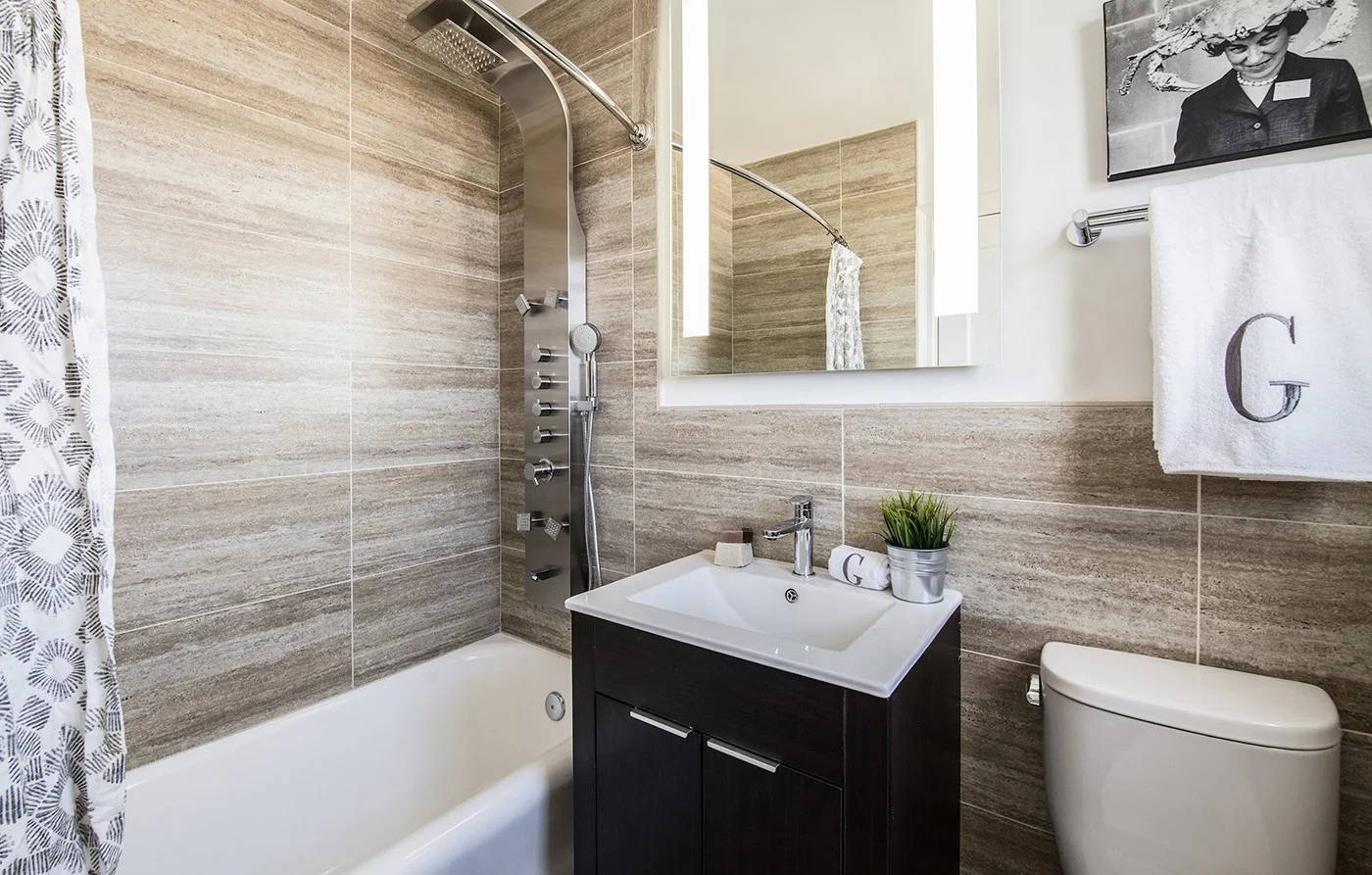 gardencourt bath1.jpg