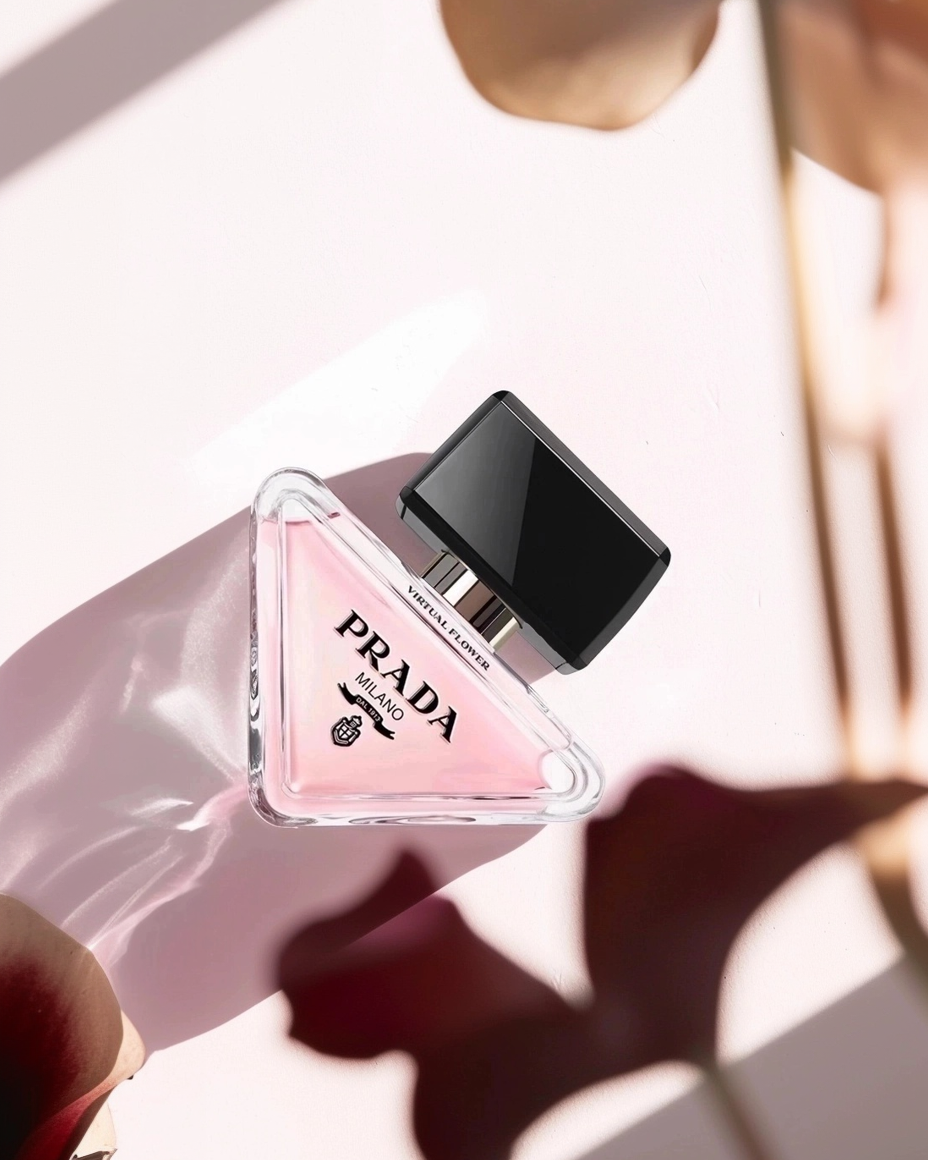 schlotti_berlin_A_delicate_and_artistic_perfume_bottle_softly_bbefbcd4-a147-4fe1-a18b-3b558bb1cf9f_0.png