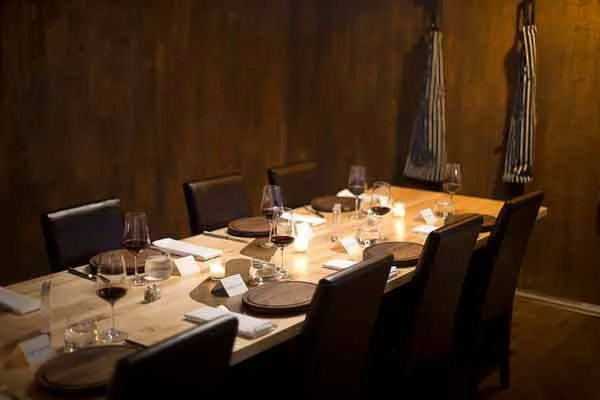 American-Flagship-First-Sit-Down-Dining-Prepared-for-First-Class-Guests-OPT.jpg