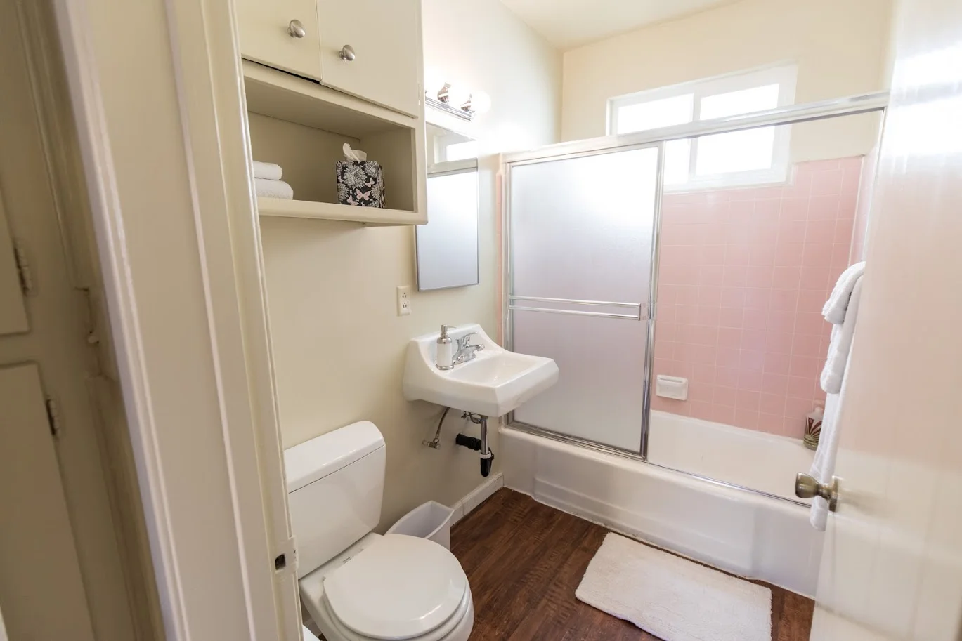 C_UsersAndyDocumentsFederal  AveRental_PicsUnit1Fed#1Bath1.jpg