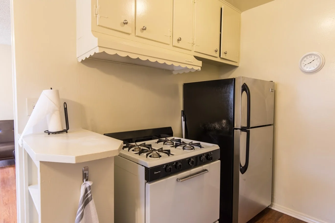 C_UsersAndyDocumentsFederal  AveRental_PicsUnit1Fed#1Kitch1.jpg