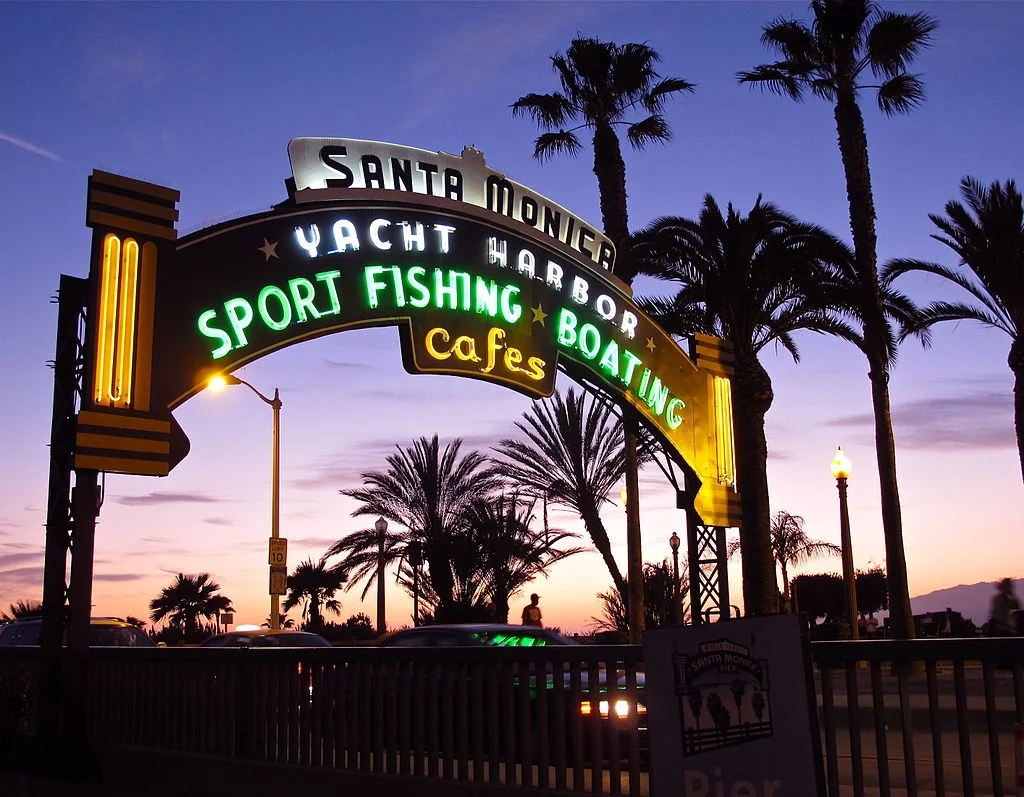 C_UsersAndyDocumentsFederal  AveRental_PicsWebsitePicsSanta_monica_pier_entrance_evening.jpg
