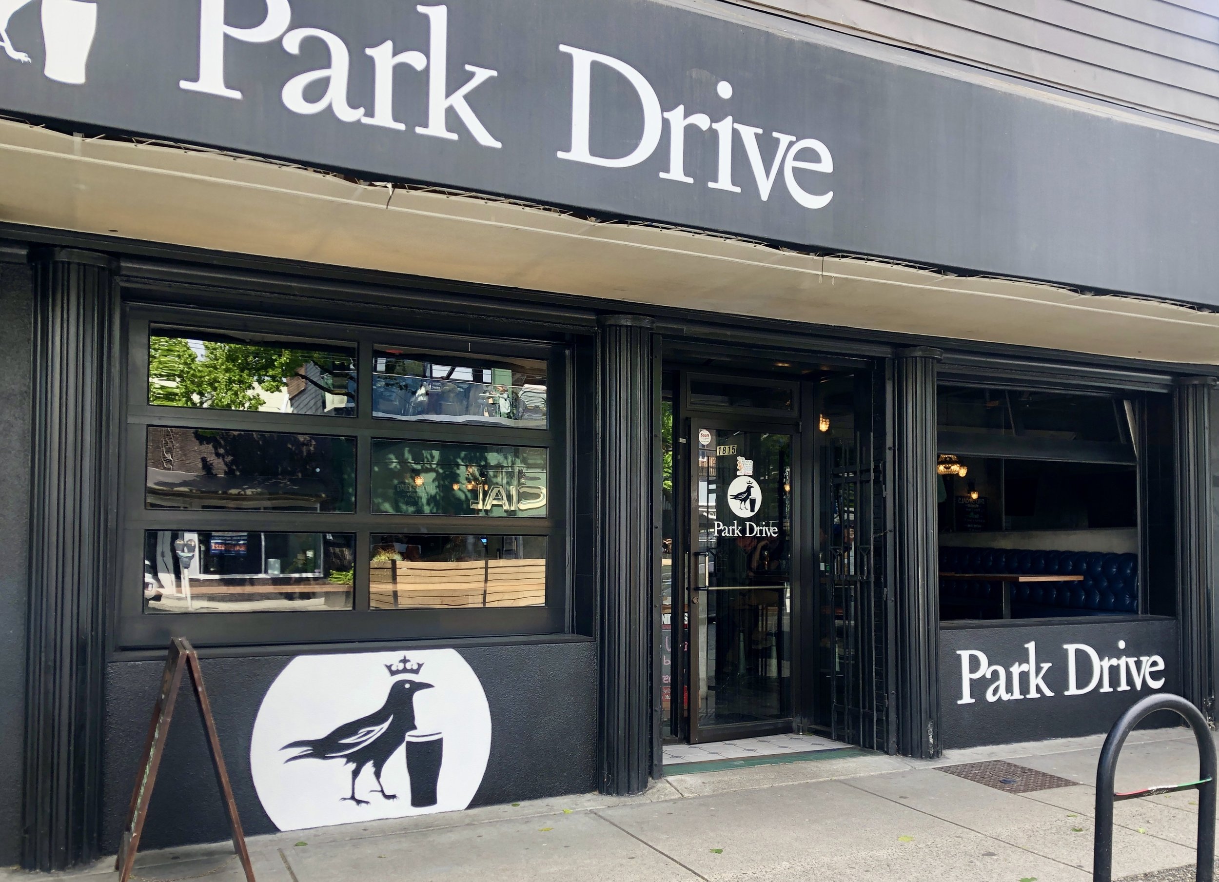Sign painting - @parkdriverestaurant - Restaurant signs - www.signmeupdesigns.ca - Vancouver Sign shop