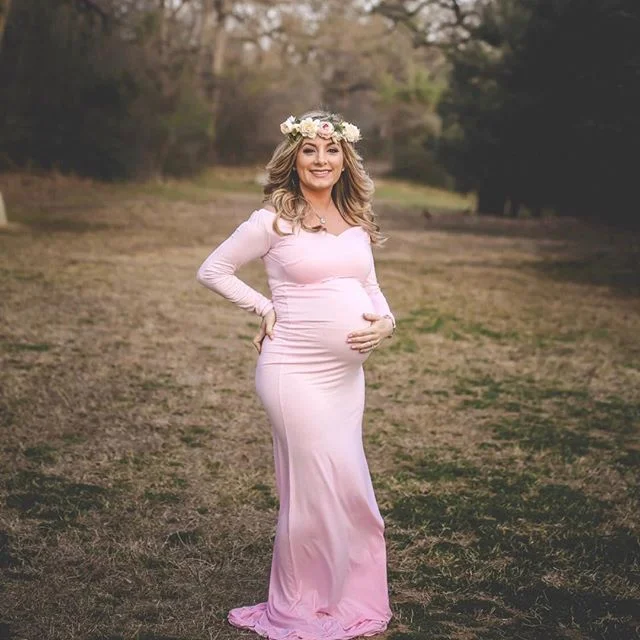 Gorgeous friend and client&rsquo;s Maternity shoot! Yes Certain spray tan formulas are pregnancy safe.... Schedule yours now! 
#tanBODY#tanBODYSUNLESS #tanBODYsunlessprofessionals #tanBODYSUNLESSPROS #tan #tanning #naturaltan #healthytan #sunless #su