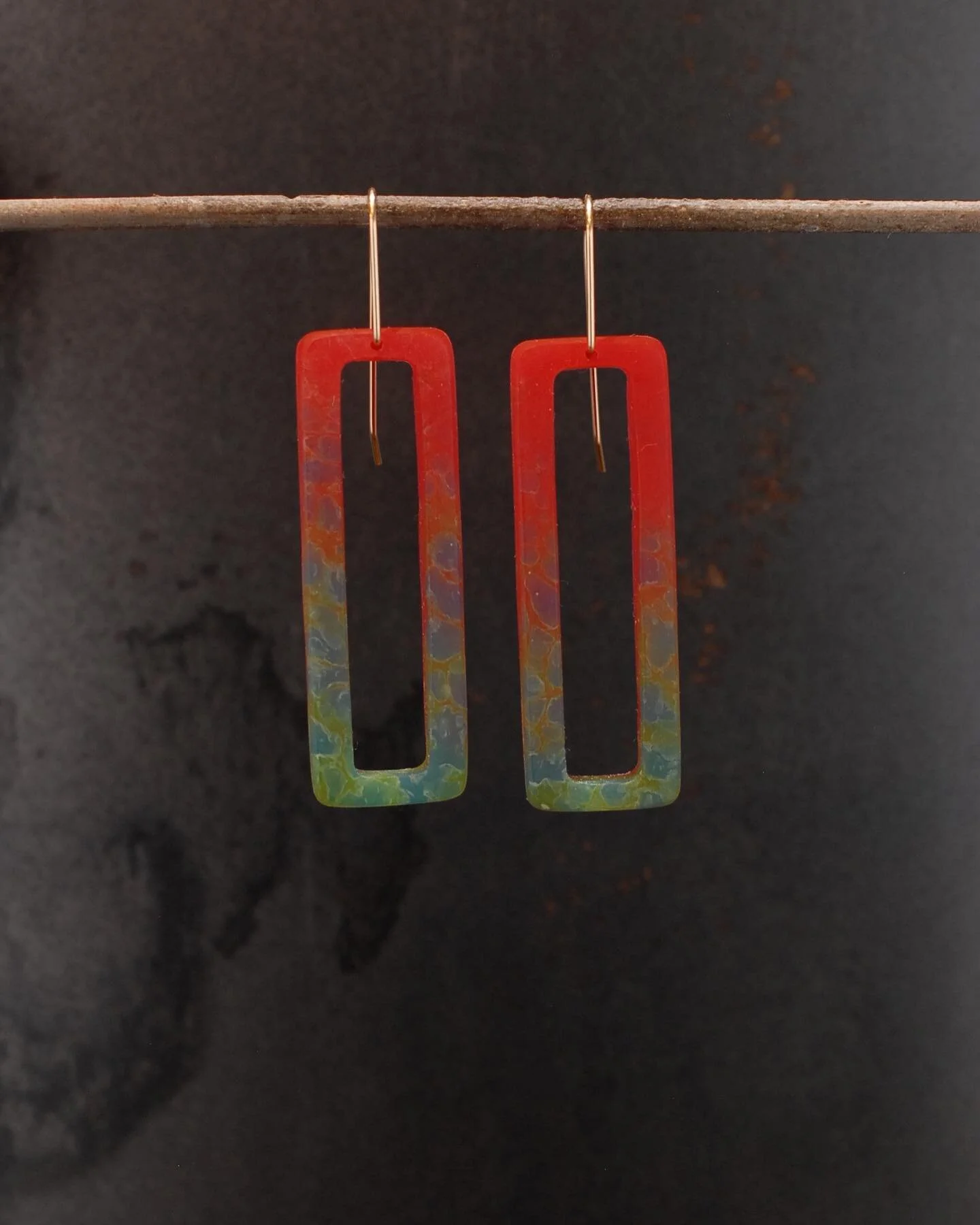 Make way for the perfect night-out earrings. Starting now we are running a special 20% off deal through this weekend! Make sure you SIGN UP FOR THE SUNDAY DROP to get your hands on your next weekend outings earrings🕺