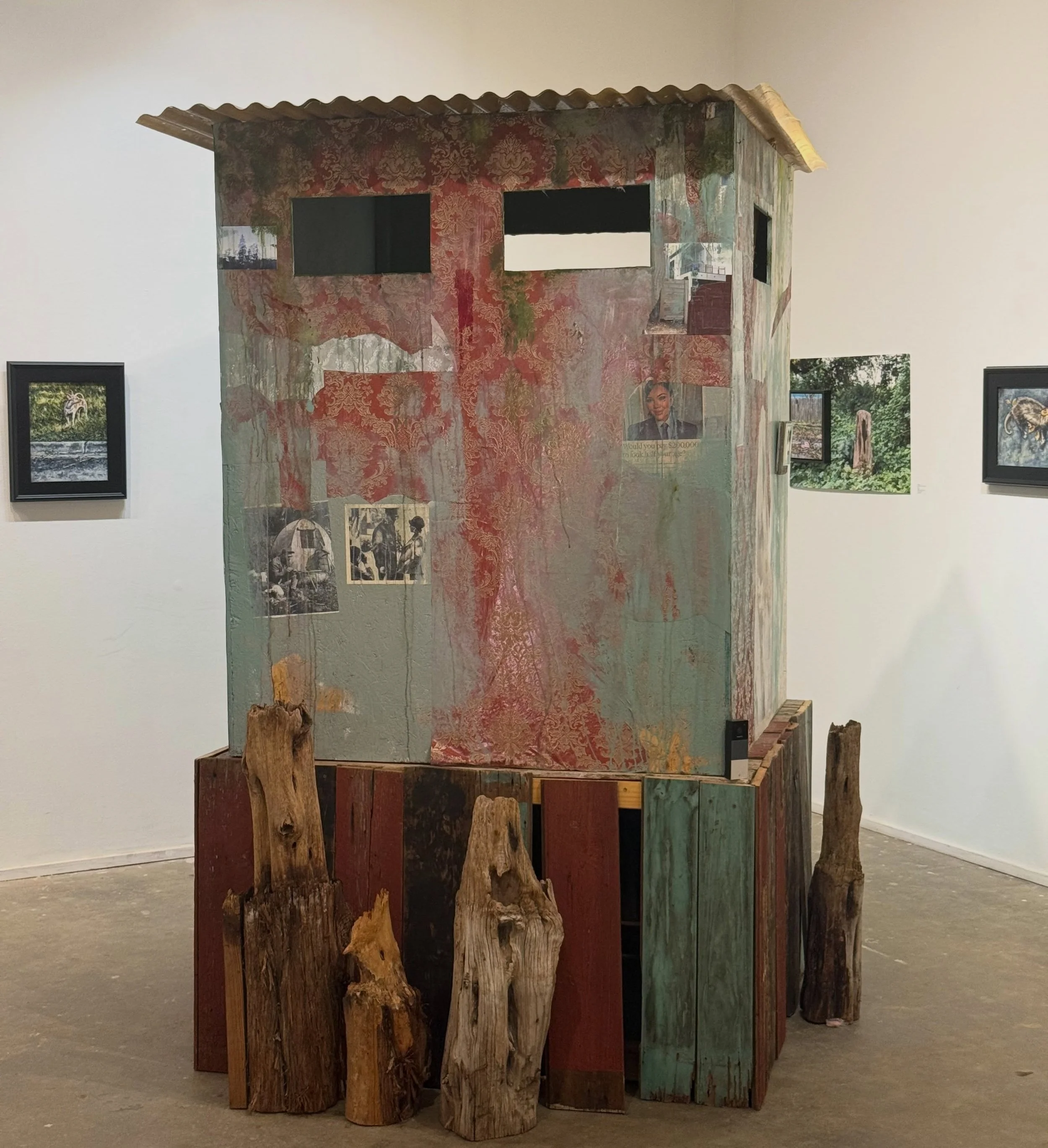 Paranoid Visions
Works by @leonalesi and @johnmulvanystudio 

On view now through June 13!

Gallery viewing hours: Tuesday through Saturday 12-5pm

#artofaustin #austinartists #austinartgallery