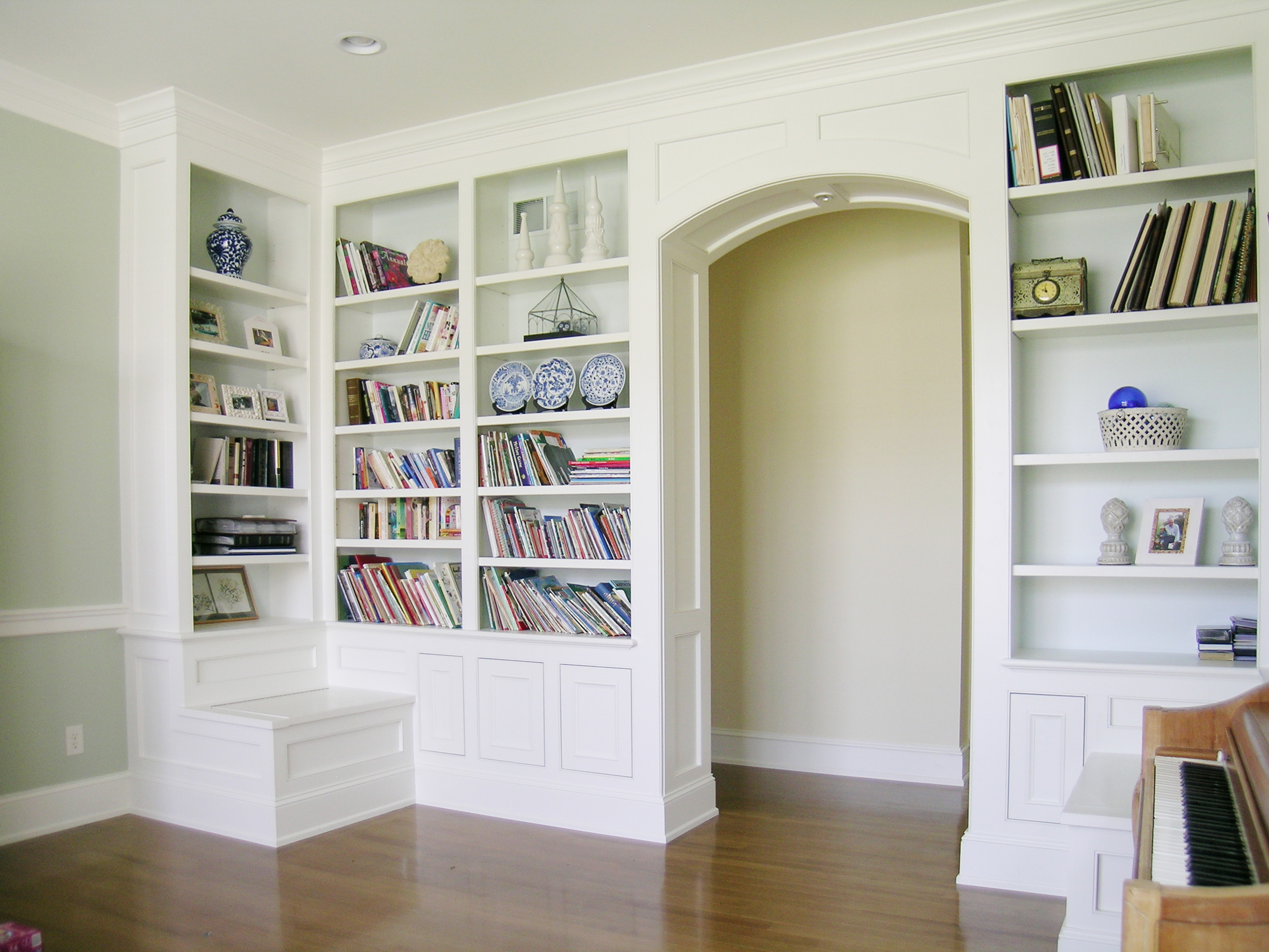 bookcase (1).jpg