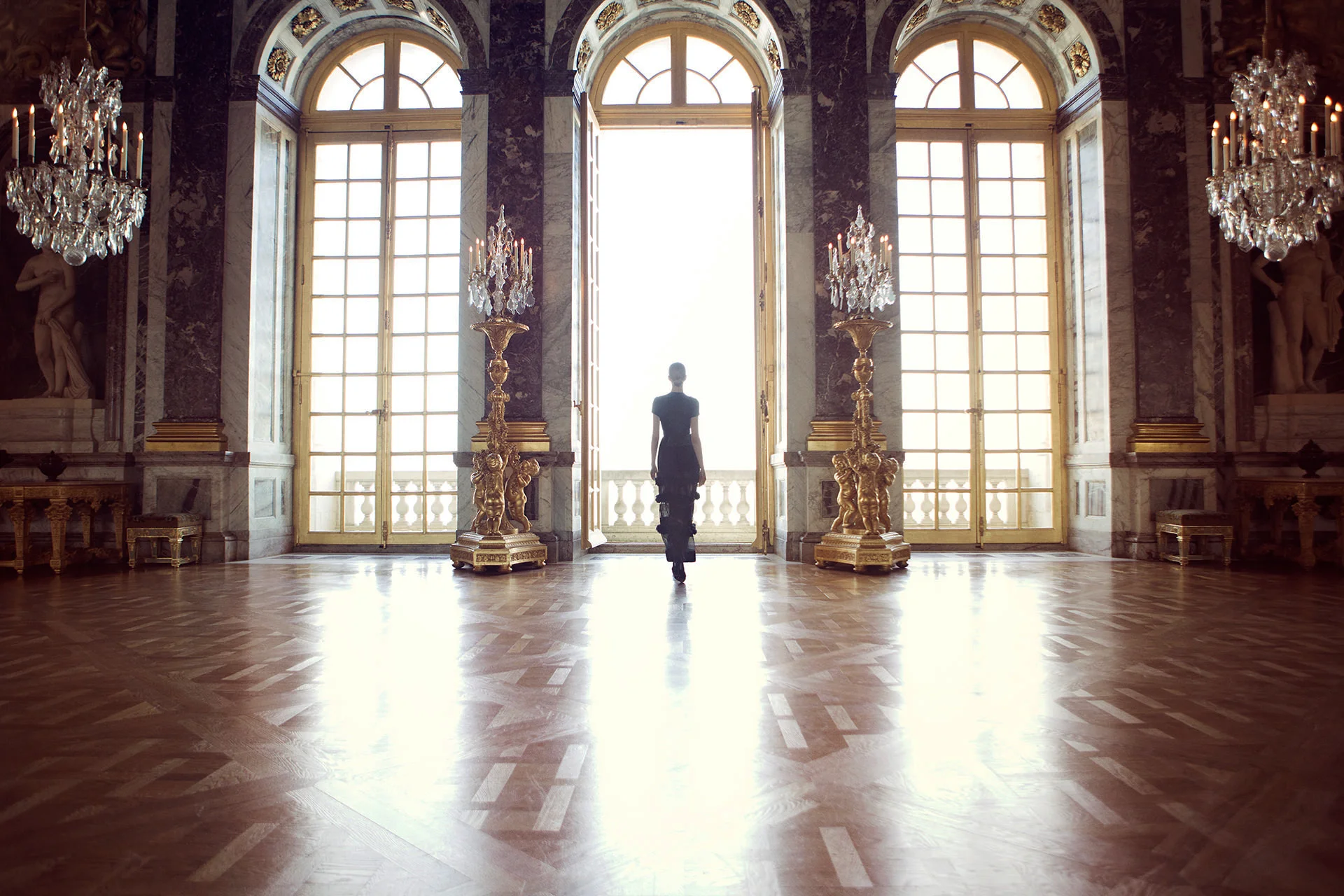 24-DIOR_SECRET_GARDEN_I_VERSAILLES-INEZVINOODH-new-23.jpg
