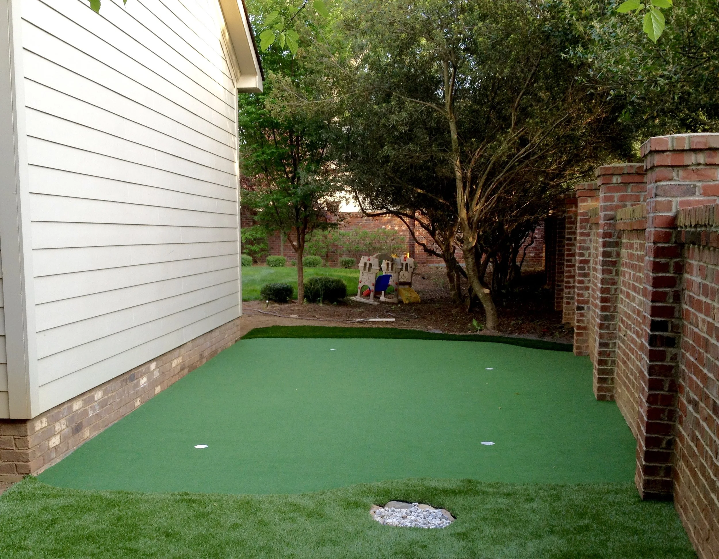 Home putting greens, artificial turf, pet turf, tee line turf, turf