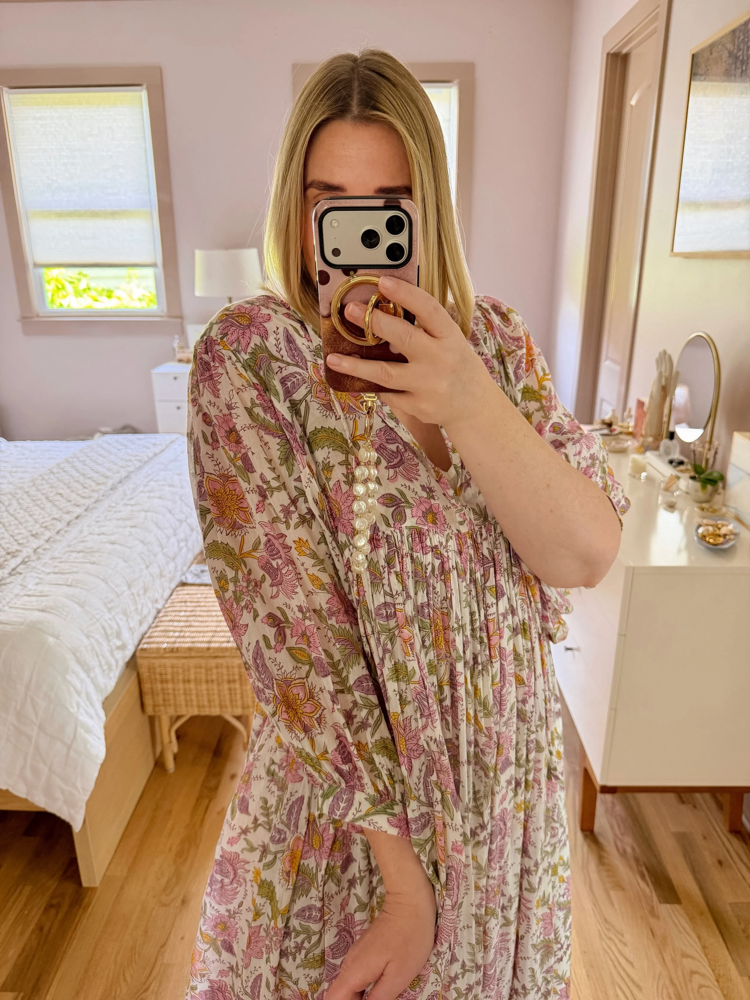 Breezy dresses, olive + cheese checker plates for game night, thoughts on wild roses with Clarice&hellip;and life, and life, and life and life. ✨

Recent faves:
this cover song
ribbons 🎀 as bookmarks
produce at the fresh market
project hail mary 
cr