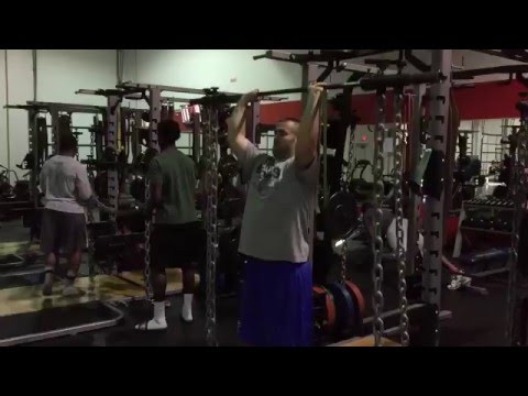 NFL Training: Overhead Press & Renegade Plank Rows