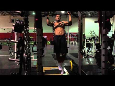 NFL Training: Mid-Pause Weighted Pullups