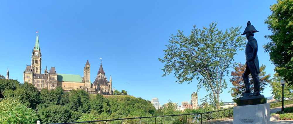 Views of Parliament Hill: 45.425729, -75.694434