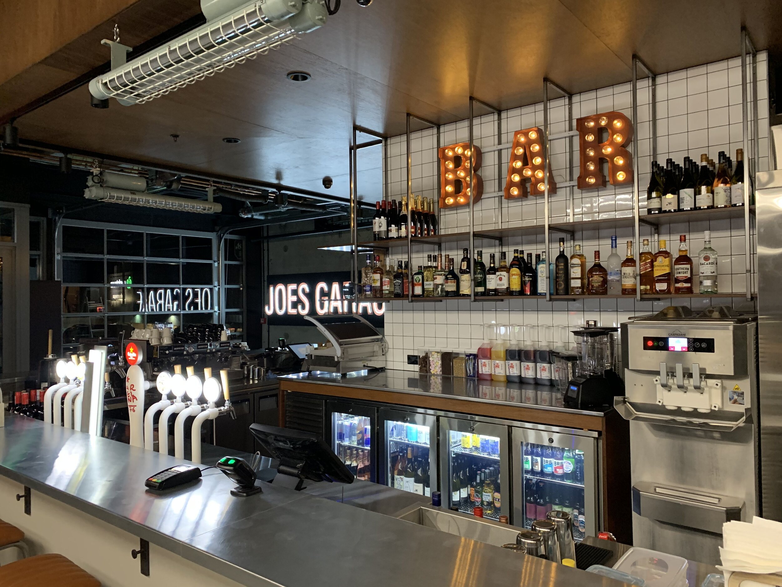 Bar1.jpeg