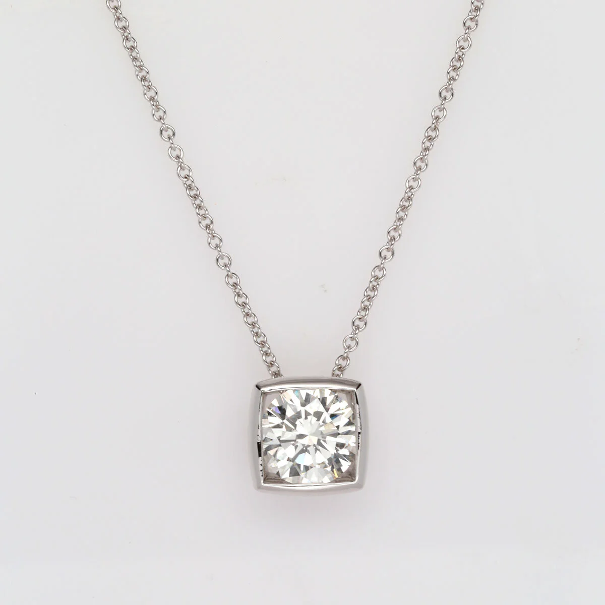 18k 5ct RB diamond solitaire pendant