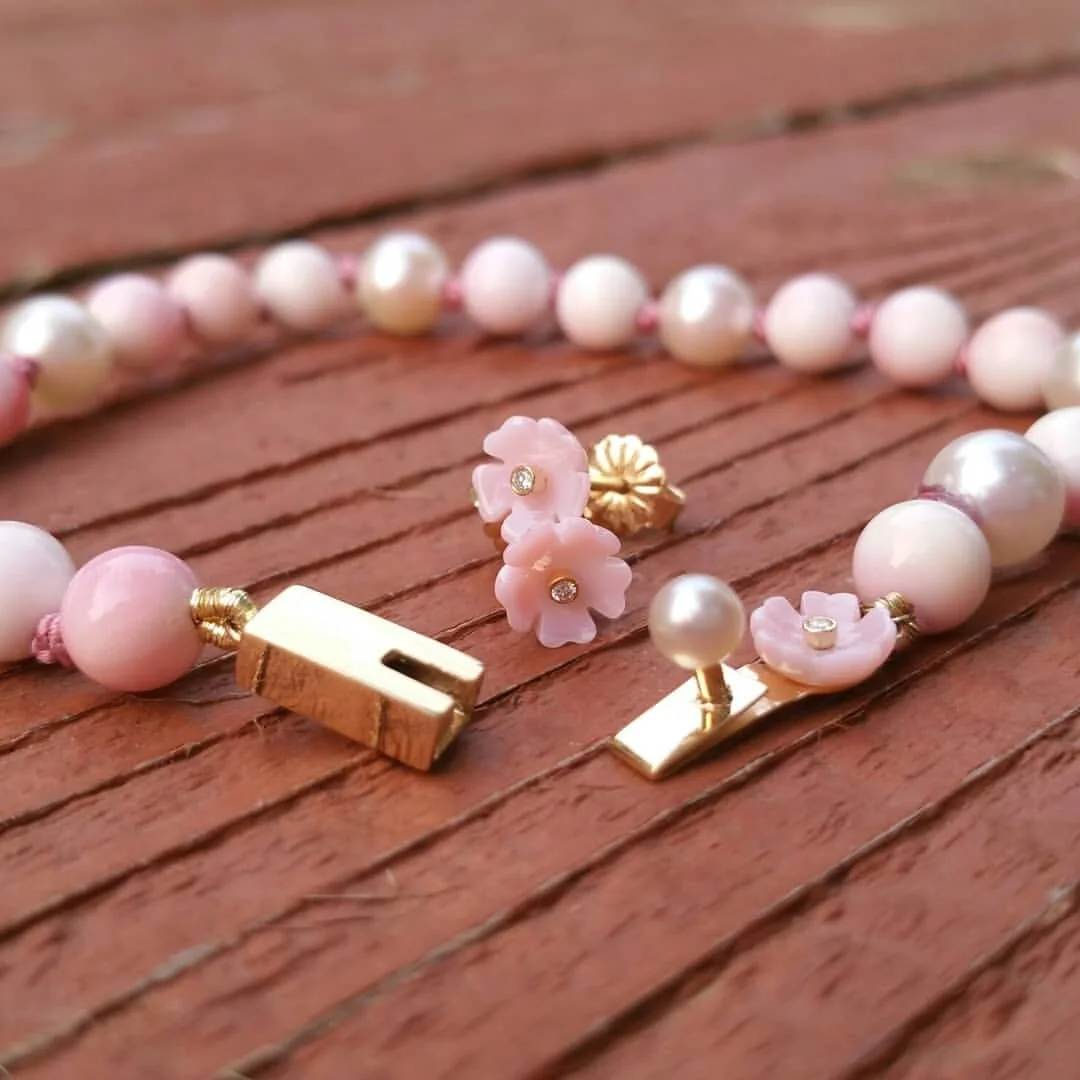 Silk strung 18k Akoya and Conch bracelet and earring set
