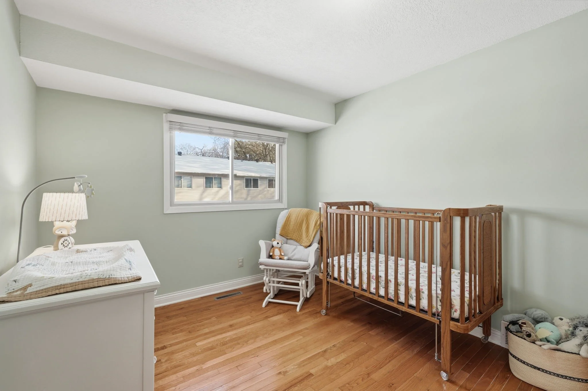 24-web-or-mls-1650 Hickory Hill Dr-24.jpg