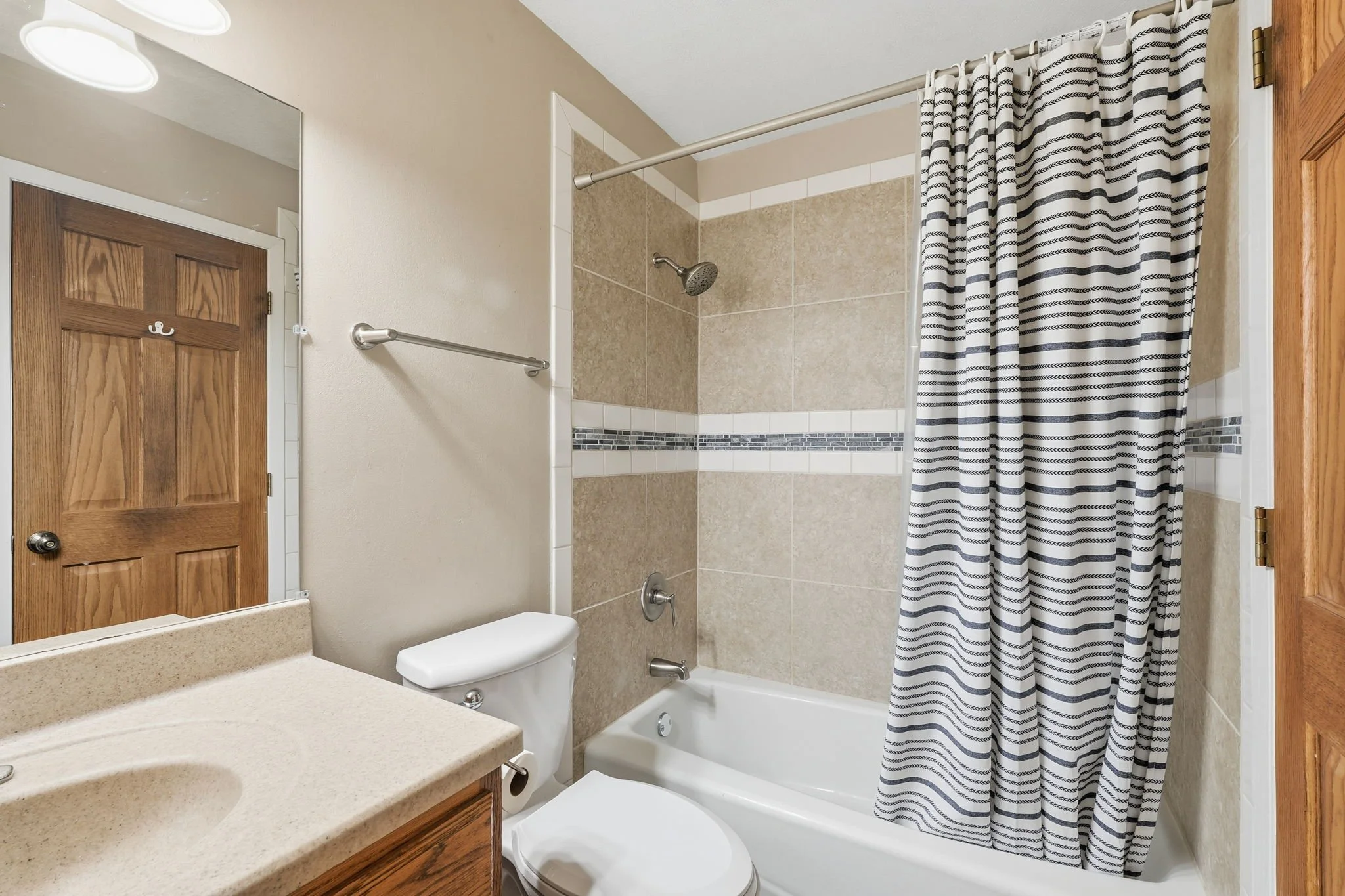 29-web-or-mls-1650 Hickory Hill Dr-29.jpg