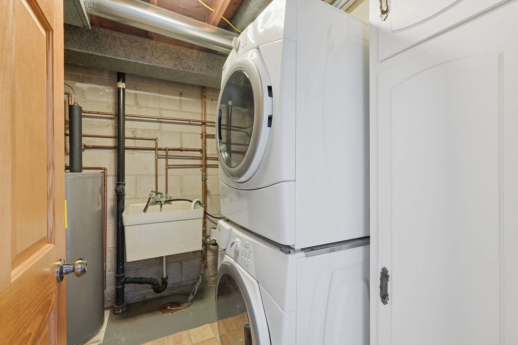 35-web-or-mls-1650 Hickory Hill Dr-35.jpg