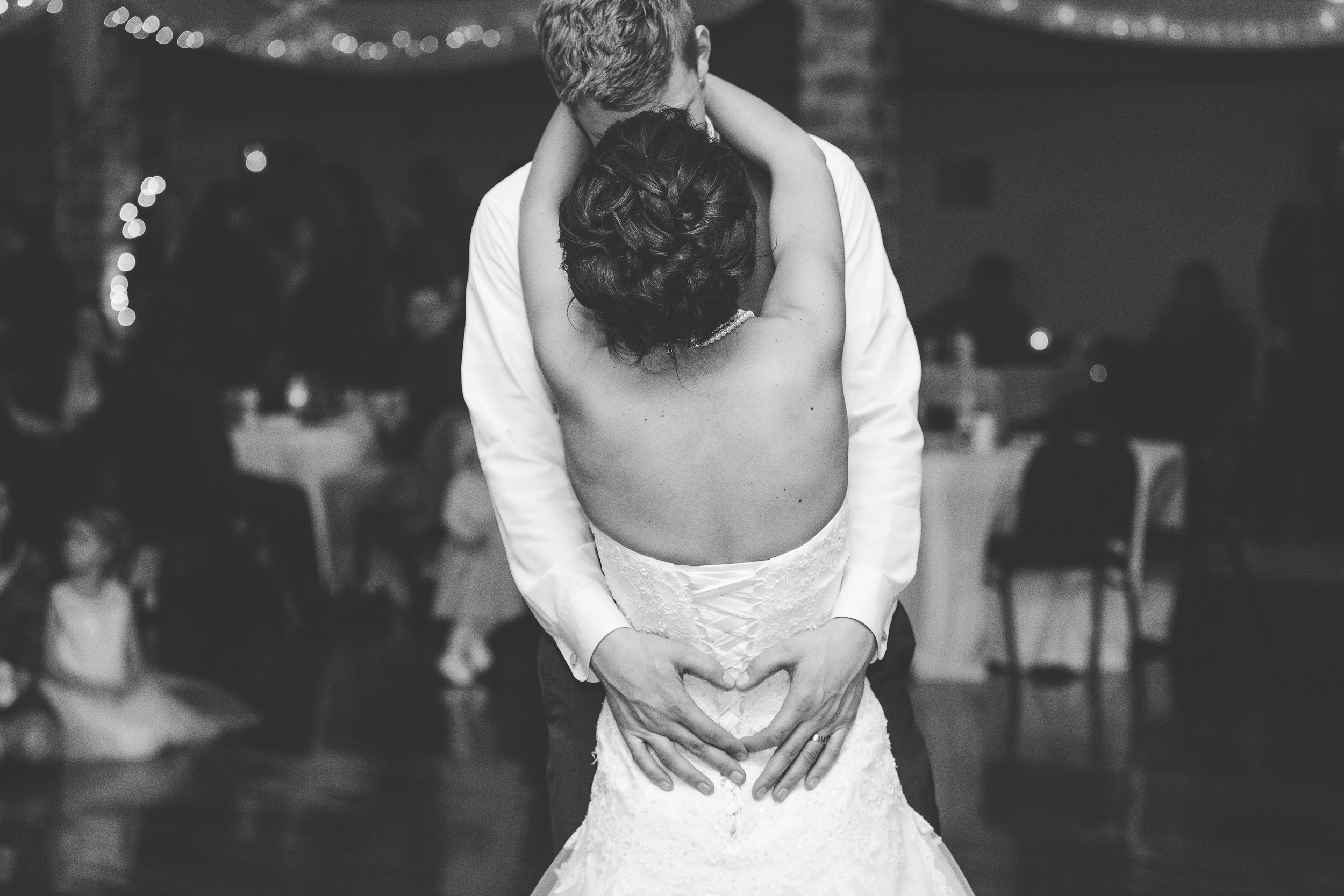 #brideandgroom #mnwedding #winterwedding #mnweddingphotographer #firstdance