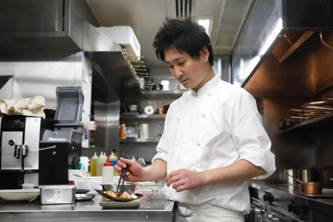 Head chef Yusuke Kitade 北出佑介.jpg