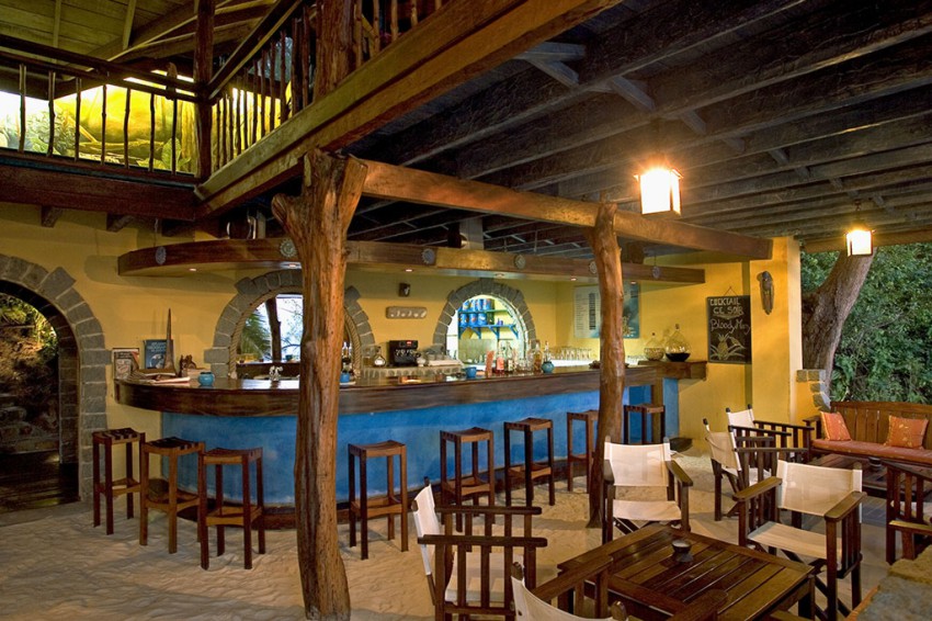 Bar area of Tsarabanjina Lodge