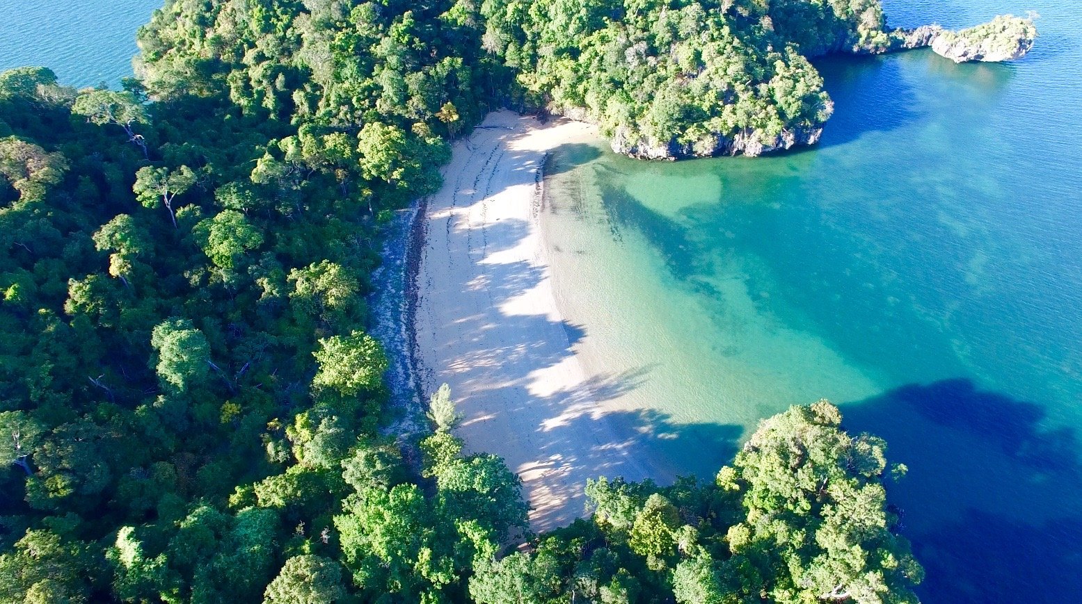 Anjajavy aerial view Lodge (Cédric de Foucault) (6).jpg