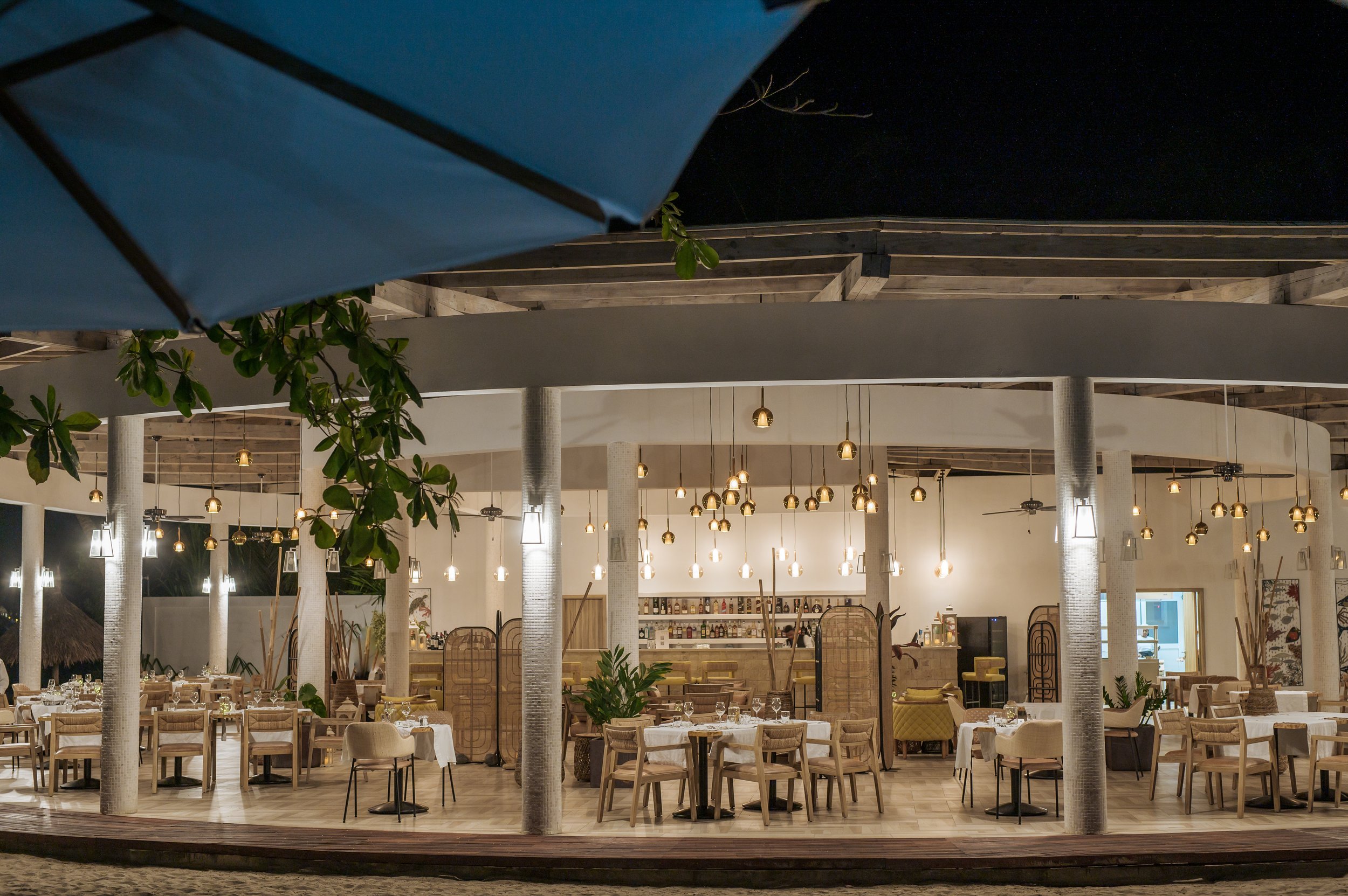 leroyal_restaurant.jpg