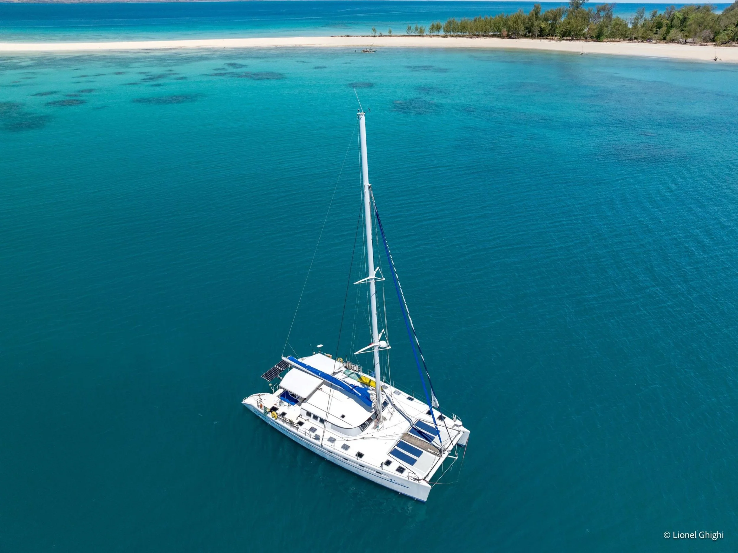 Turquoise-Mouillage-drone-Iranja-scaled.jpg