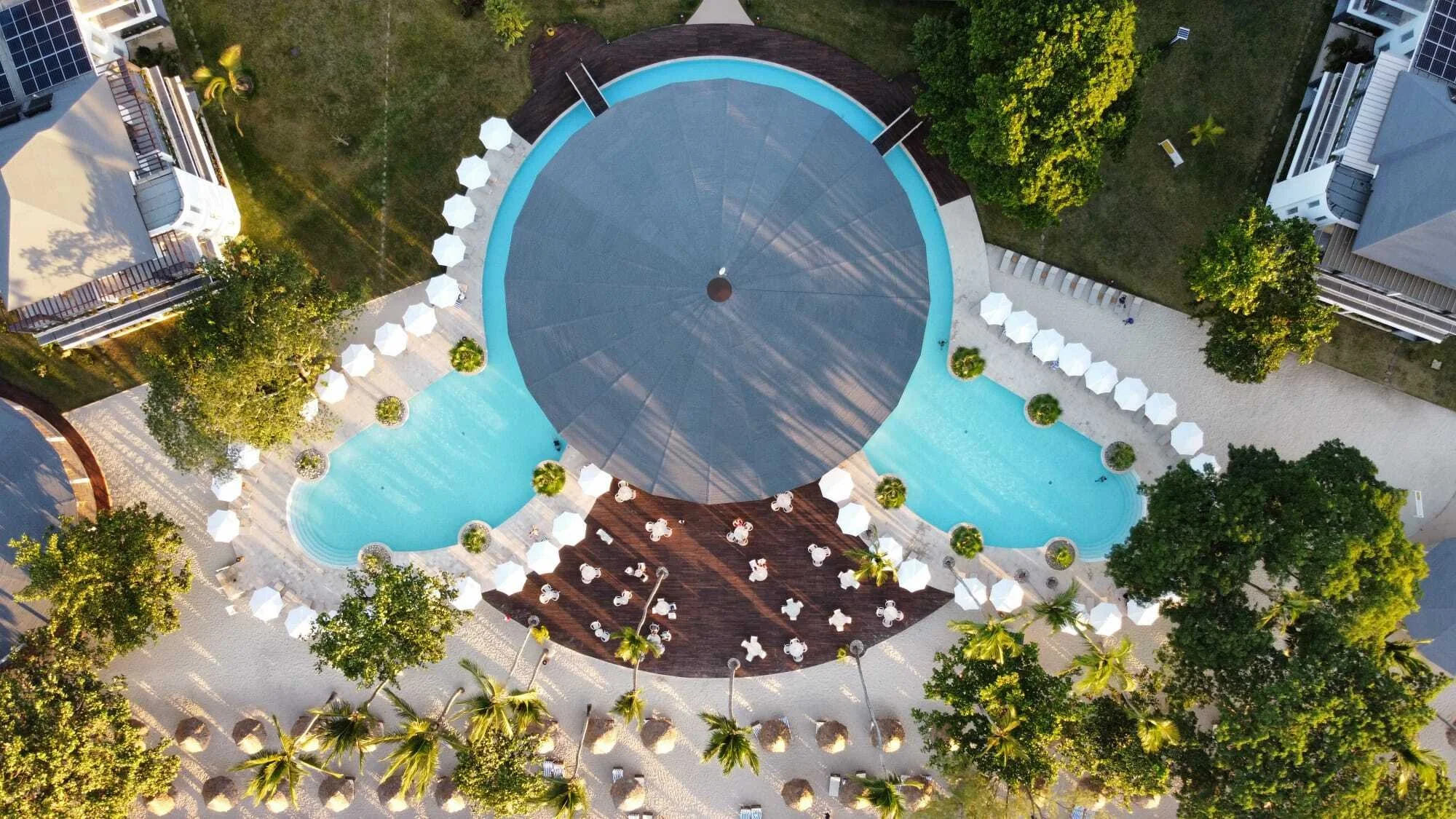 main_pool10.jpg