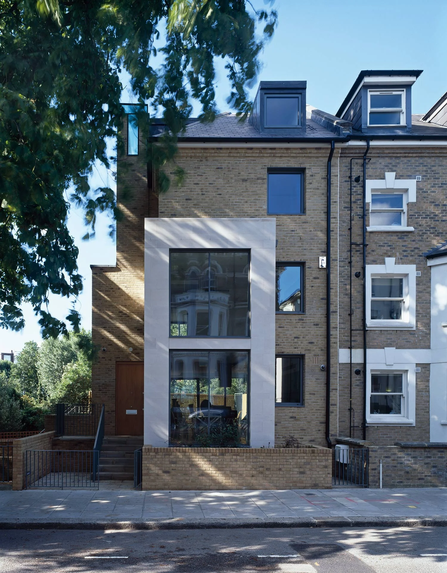 private-residence_facade.jpg