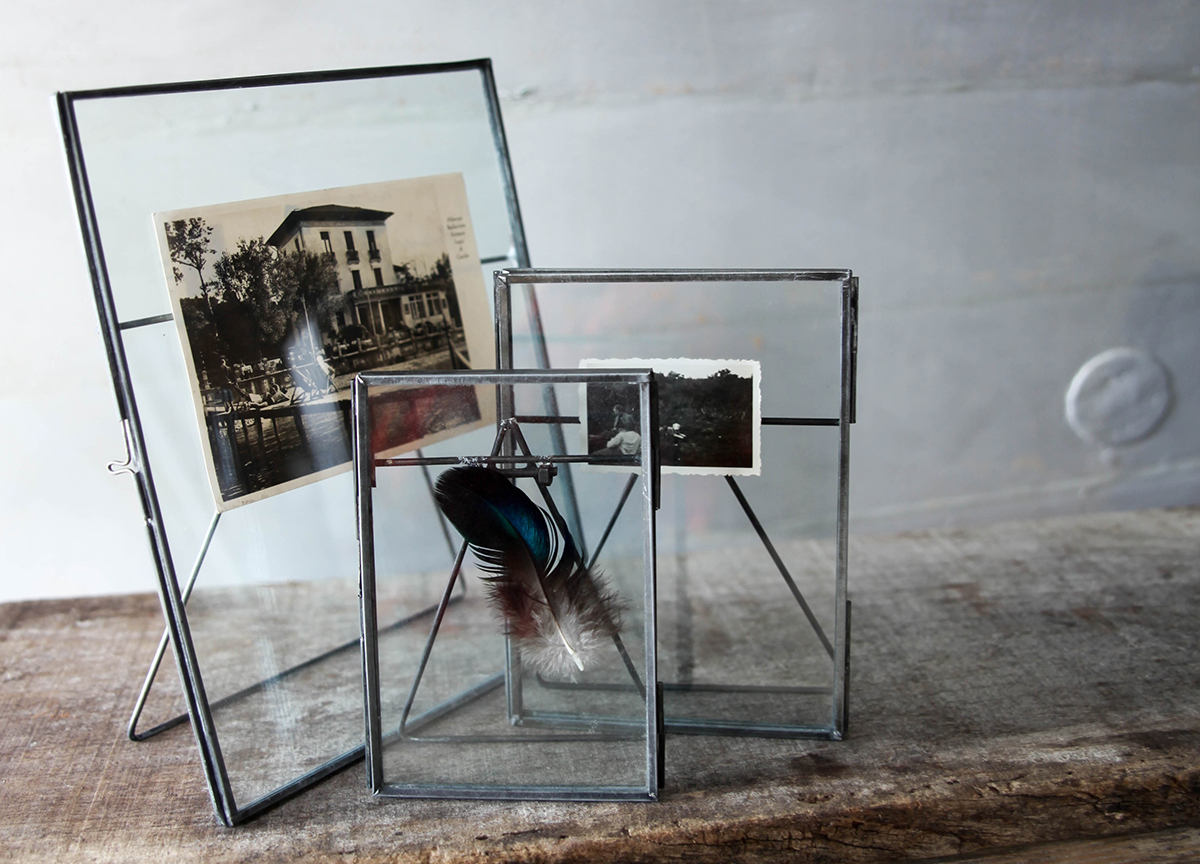 Metal Photo Frame with stand - Nu Casa
