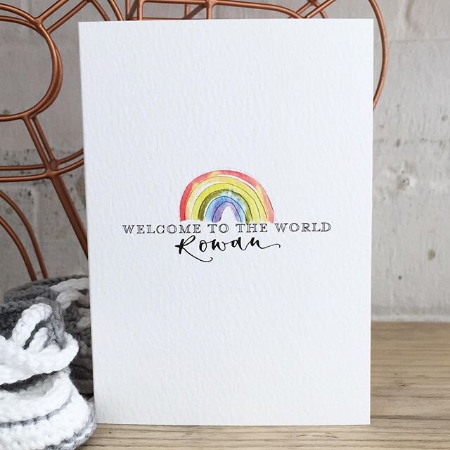 WELCOME TO THE WORLD // Lovely lockdown babes 💕 personalised greeting cards in a range of ink colours for those new arrivals, perfect for framing in baby&rsquo;s room too 💫🌈 .
.
.
#newarrival #babysroom #newparents #newbaby #nurserydecor #nursery 