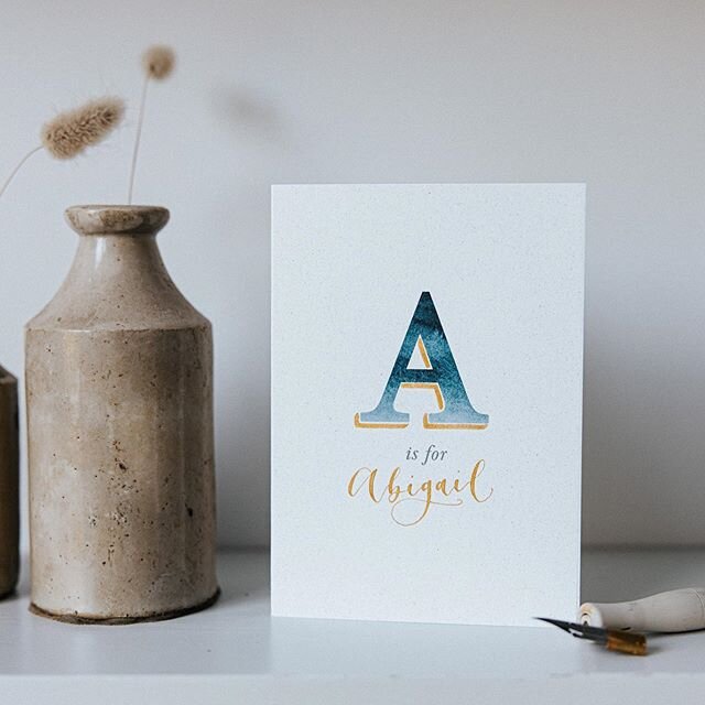 CARDS FOR KEEPS... Perfect for new arrivals, birthdays, naming days, or just a little something for your little one, these personalised greeting cards were destined for framing ✨ featuring vibrant watercolour letters with metallic accents &amp; perso