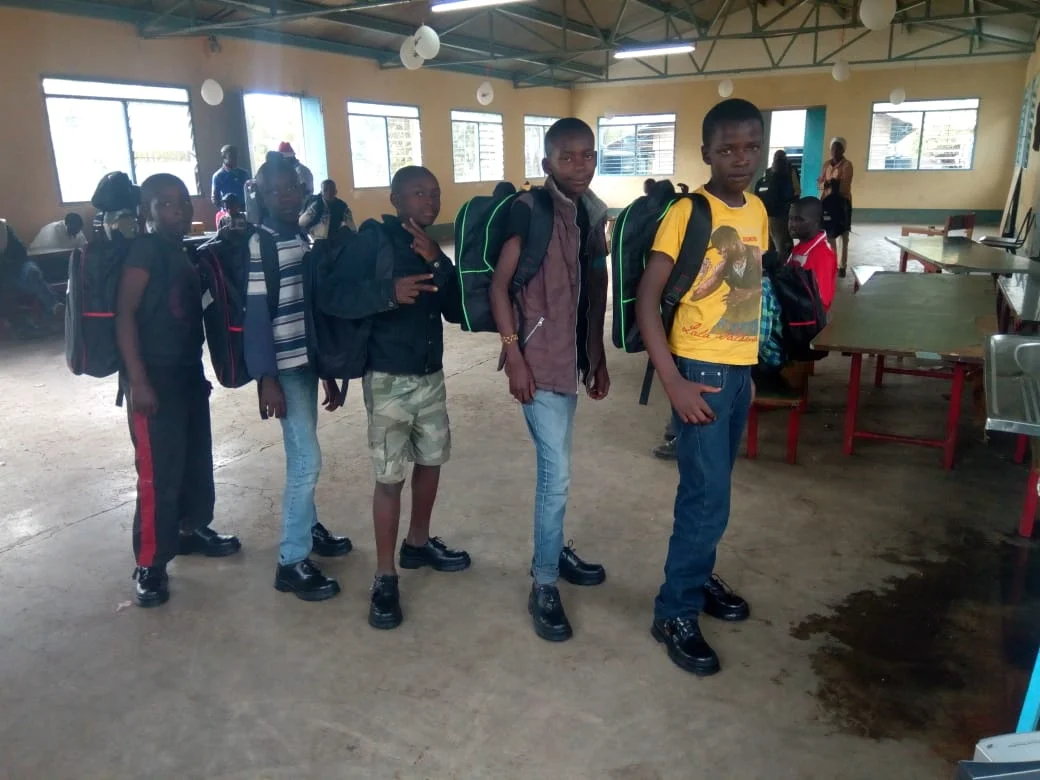 Father Christmas visited the Shelter early this year! Because of your generous donations, Shelter boys were able to celebrate Christmas together before being reunited with their families. 52 boys joined us for our Christmas party in December. We were able to gift the boys with new clothes, new school shoes and new bags! Thanks for partnering with us to make these boys’ holiday joyful