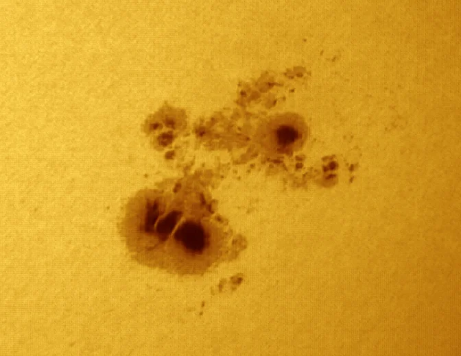 AR2192 25th October 2014