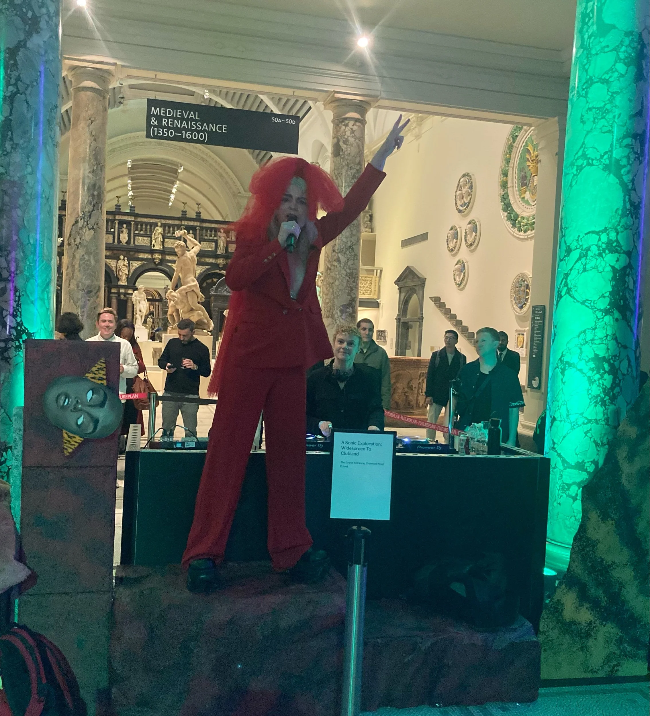  Ziah Ziah performing amongst the ‘Mars’ set. 