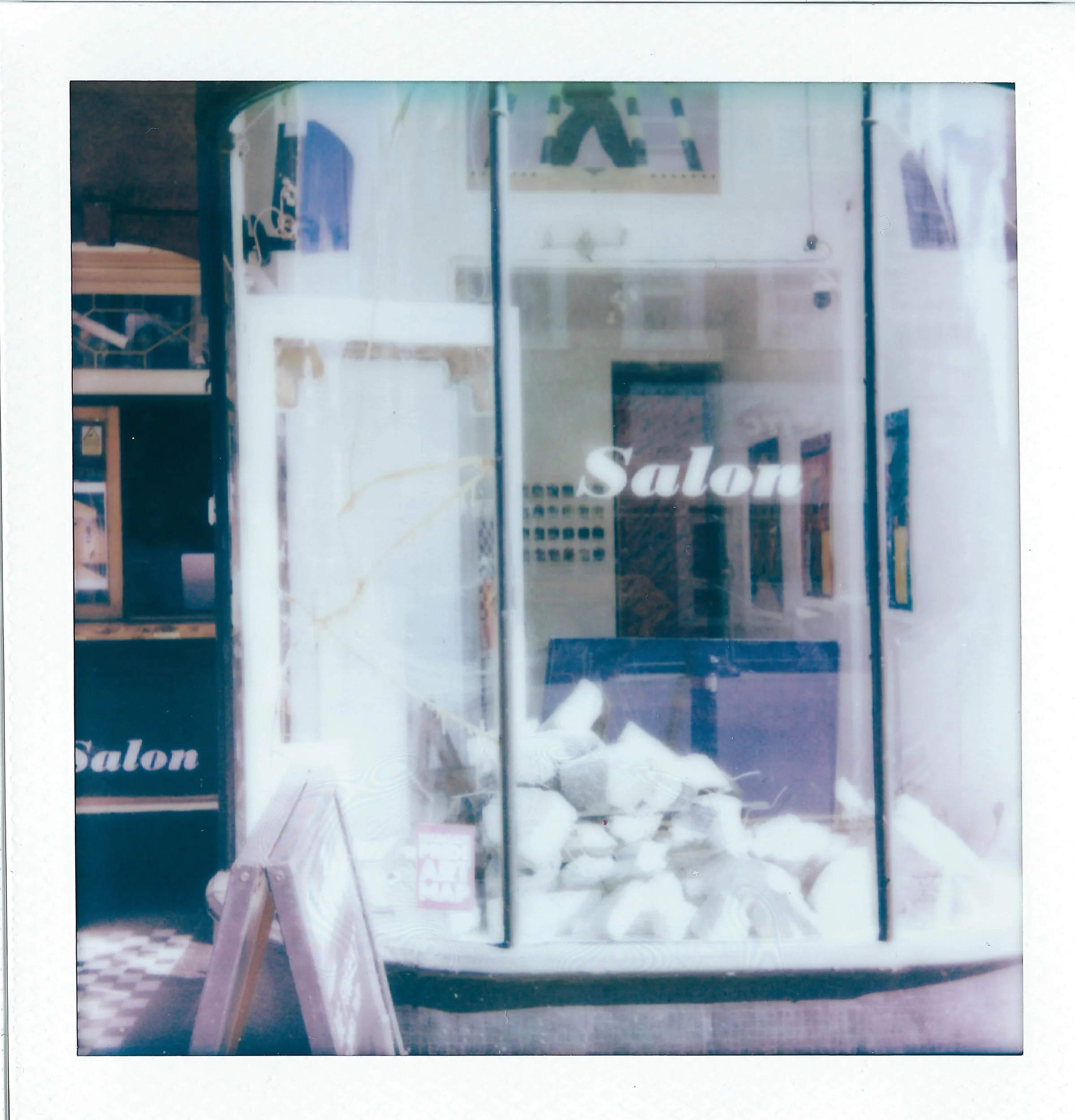 30082025_salon front.jpeg