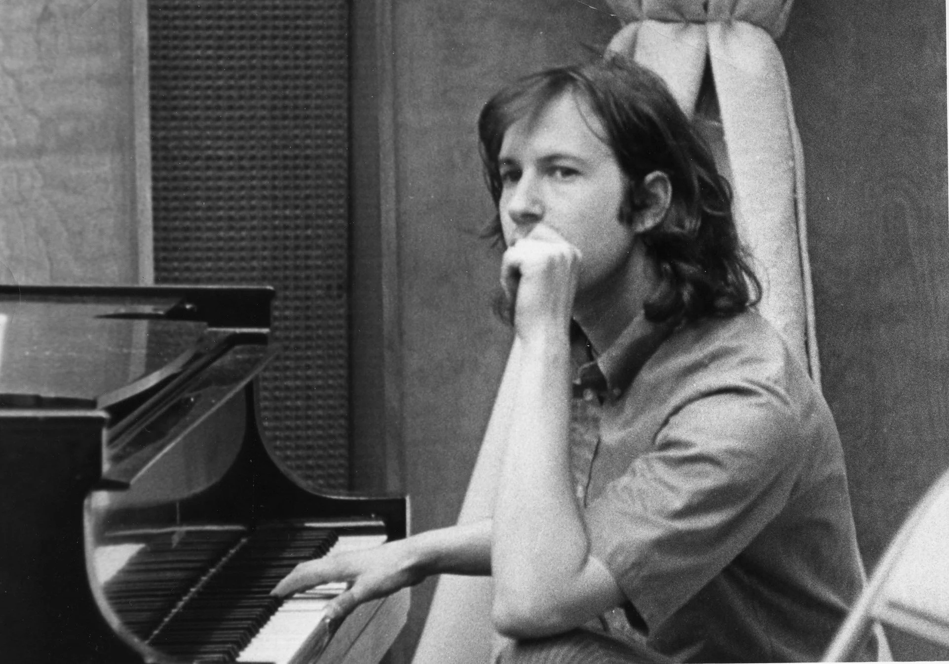 Paragon Studios - Probably 1970 - "Hmmmm"