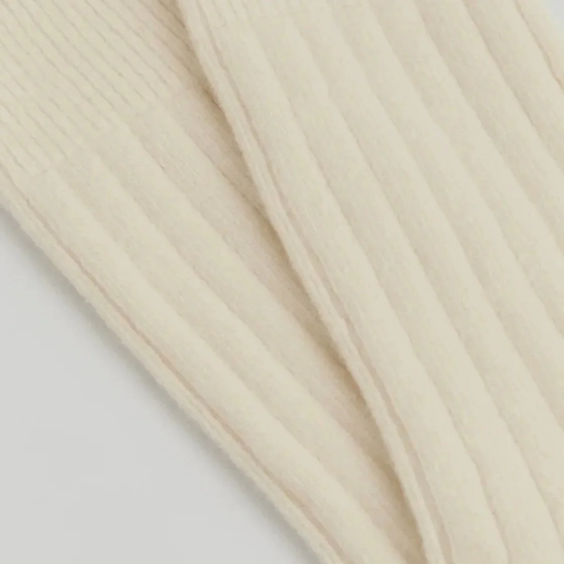 Pairs-MerinoBed-ClottedCream-Socks.jpg