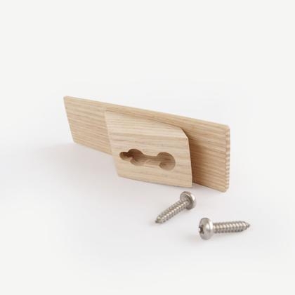 Utology_Wall_Hook_Ash_Screws.jpg