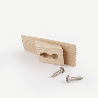 Utology_Wall_Hook_Ash_Screws.jpg
