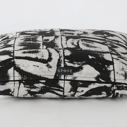 Form_Stoff_Bloc_Cushion_Mono.jpg